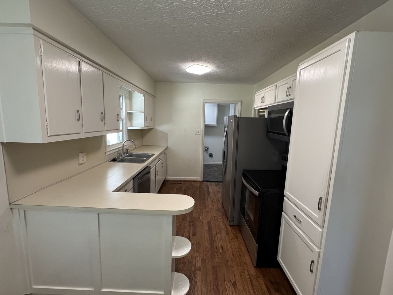 1808 48th St - Photo 6 of 16