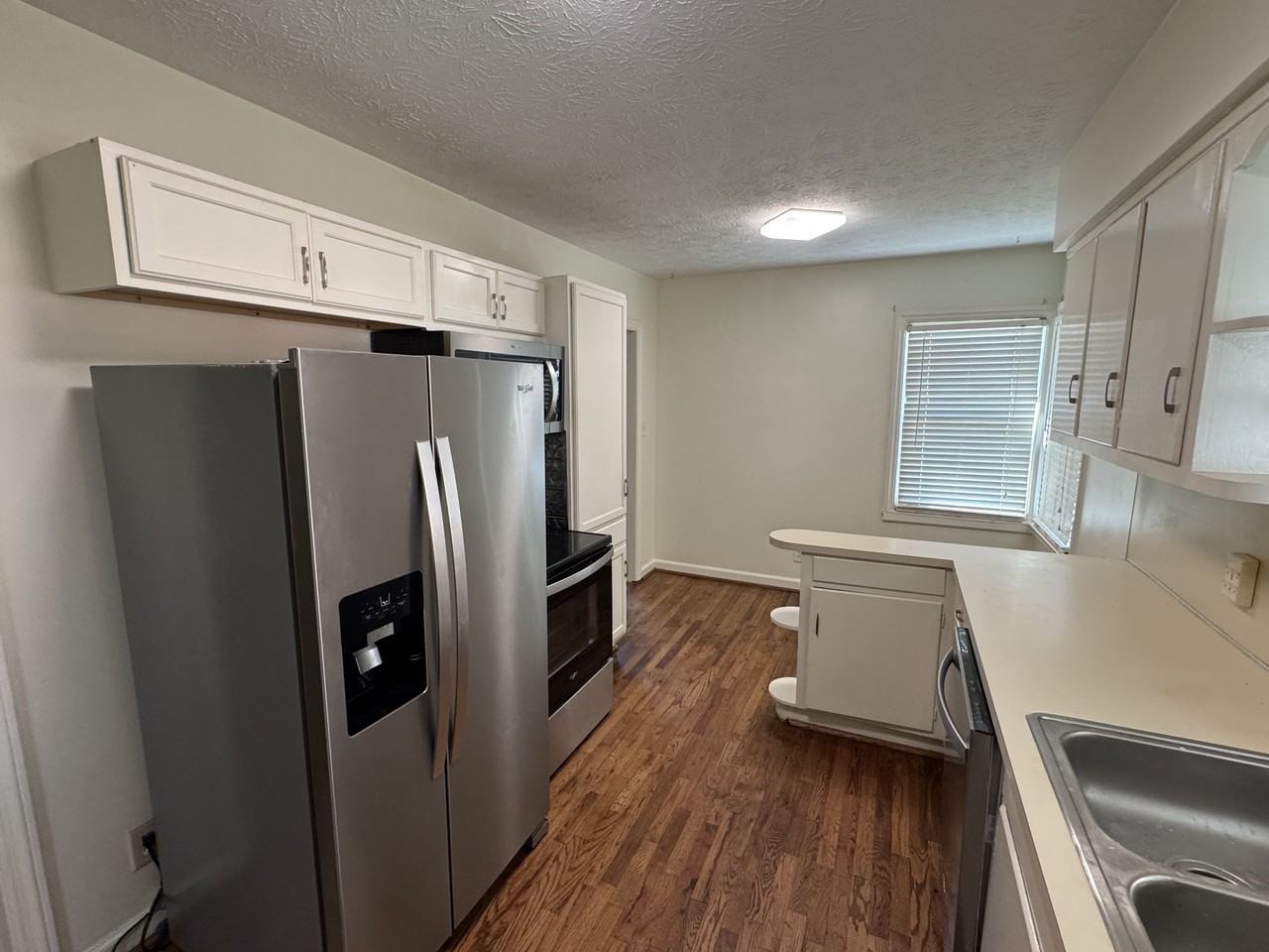 1808 48th St - Photo 7 of 16