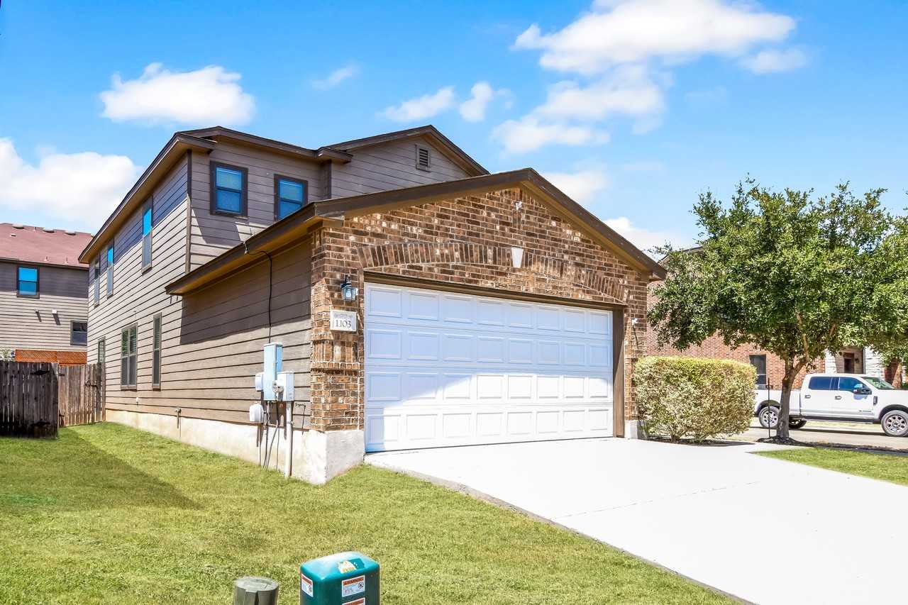 1103 Lonesome Oak Dr - Photo 2 of 30