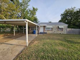 8605 Ne 10th St - Photo 1 of 1