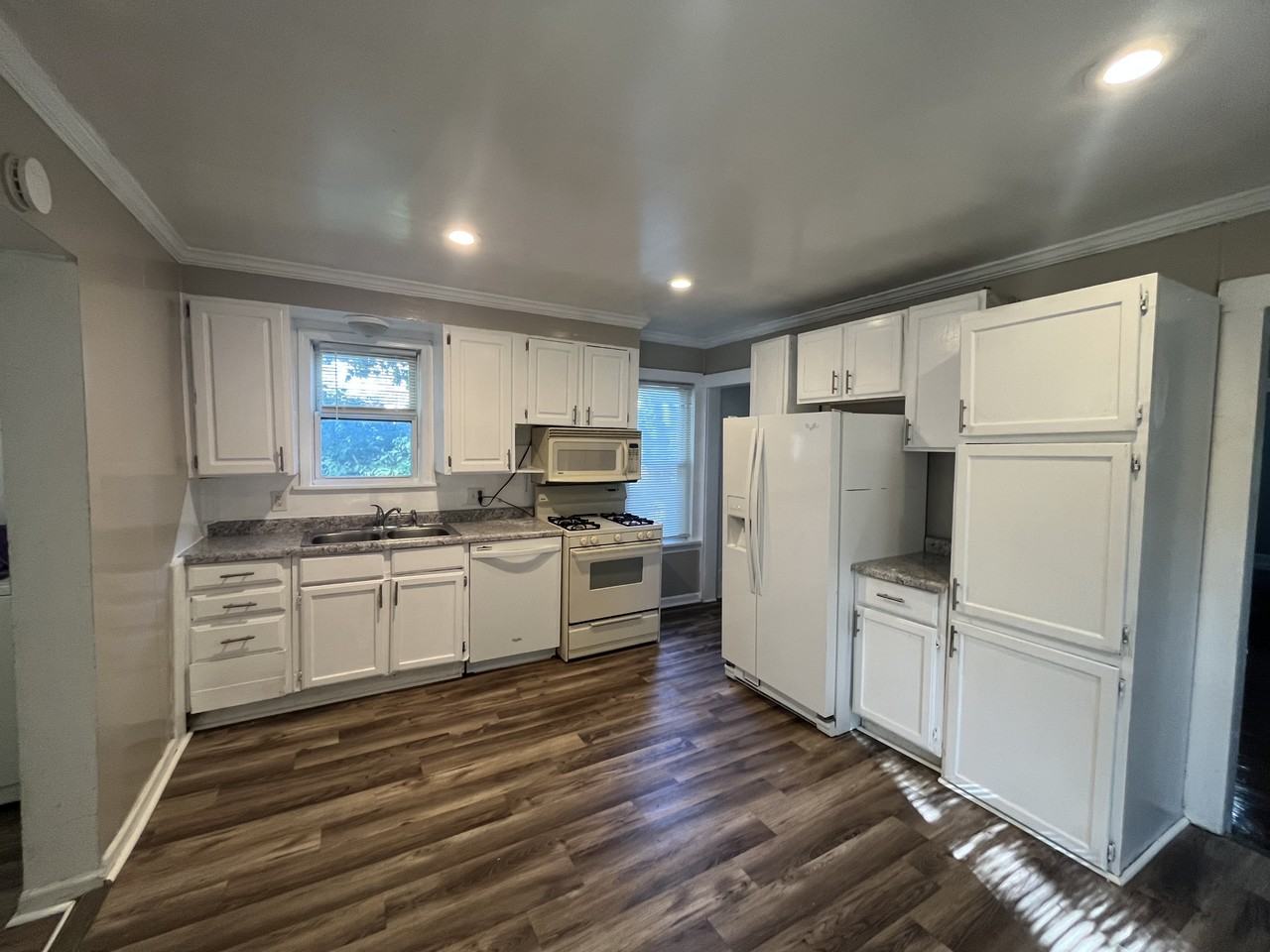 1231 E Forest Ave - Photo 3 of 12