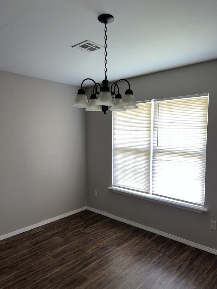 633 Se 26th St - Photo 2 of 14