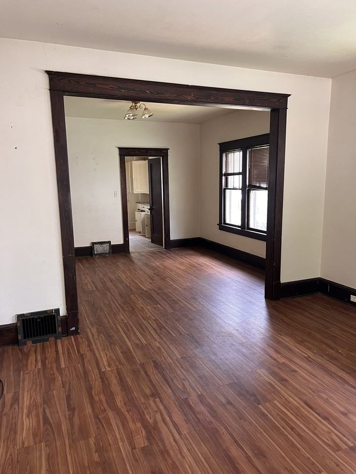 708 Menomonie St - Photo 2 of 8