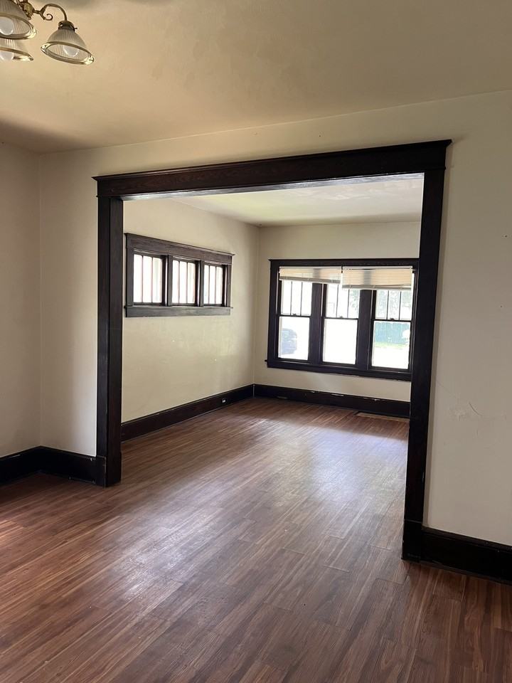 708 Menomonie St - Photo 4 of 8