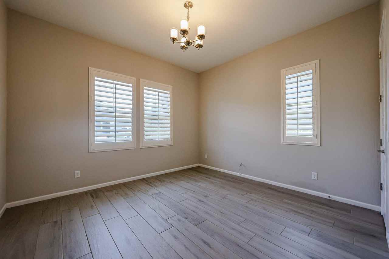 248 E Desert Broom Dr - Photo 5 of 36