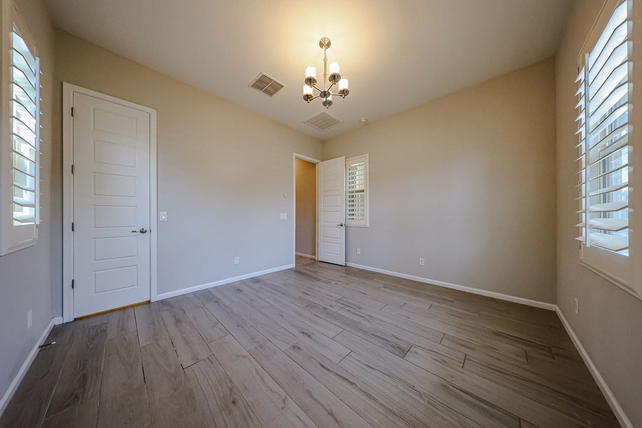 248 E Desert Broom Dr - Photo 6 of 36