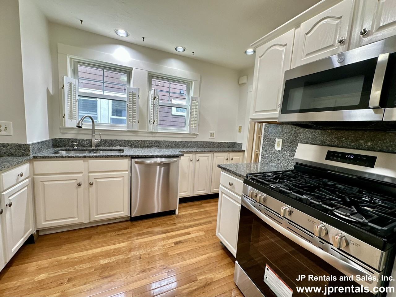 79 Walk Hill St - Photo 3 of 16