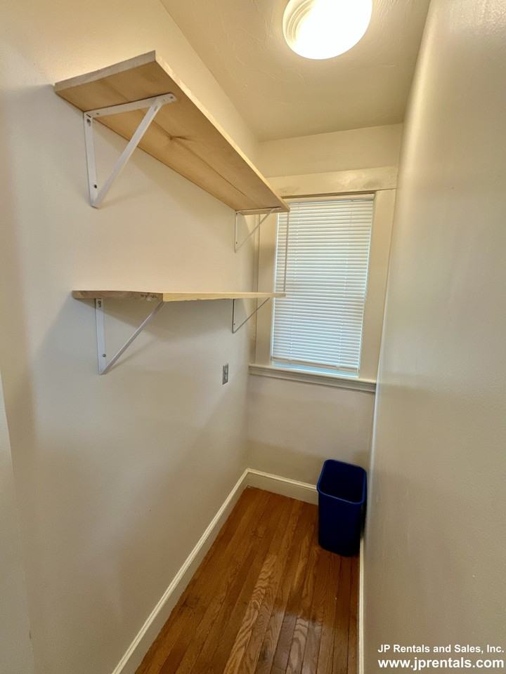 79 Walk Hill St - Photo 4 of 16