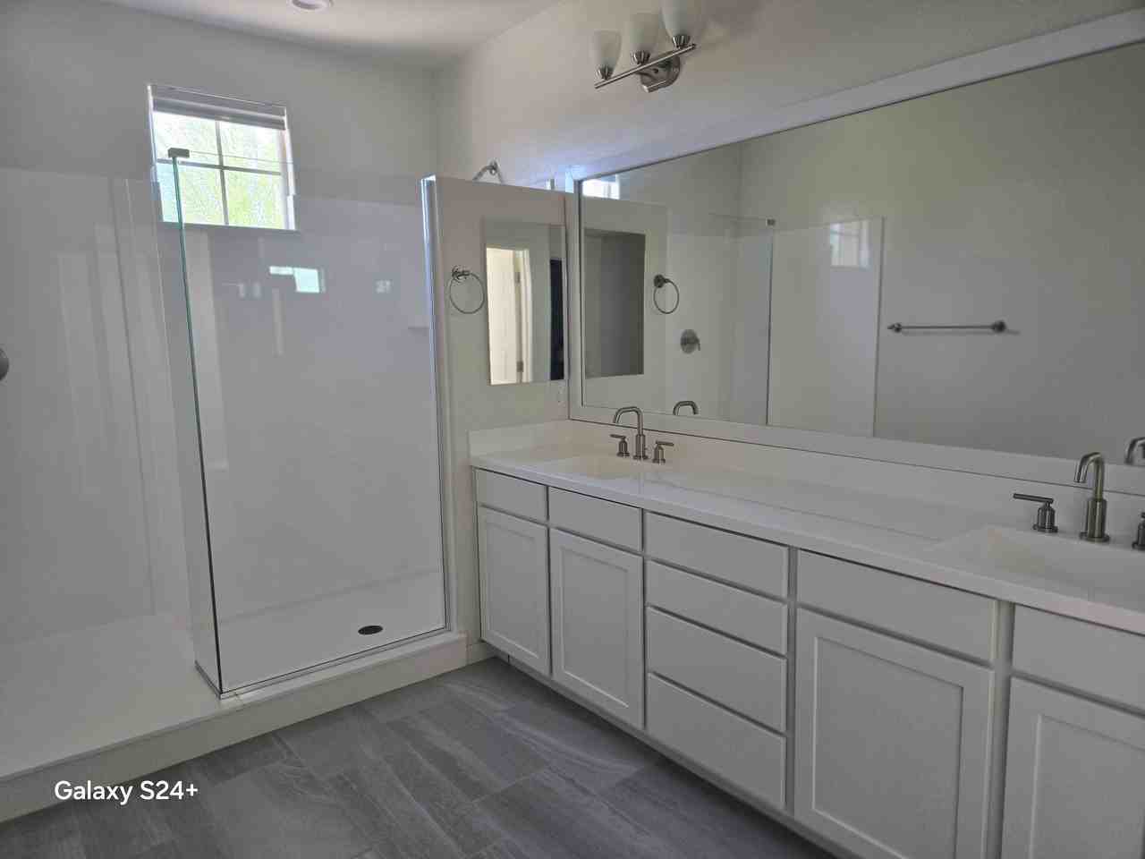 1564 W Redwood Ln #NA - Photo 6 of 13