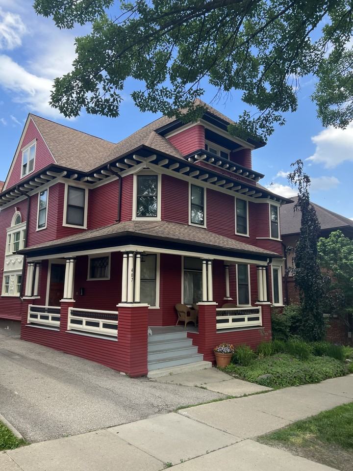 407 Wisconsin Ave #1C2
