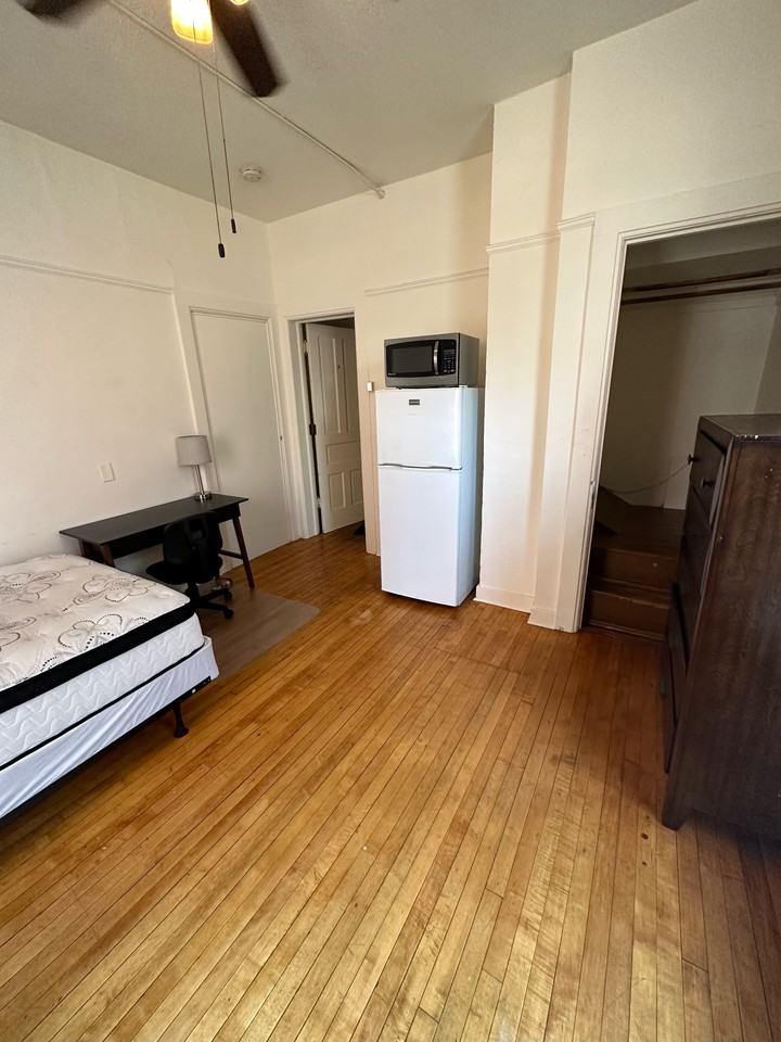 407 Wisconsin Ave #1C2 - Photo 7 of 15