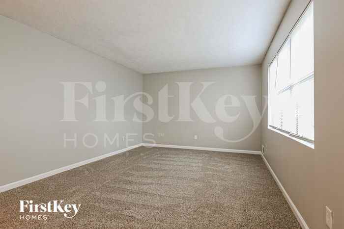 2225 Omaha Ct - Photo 2 of 16