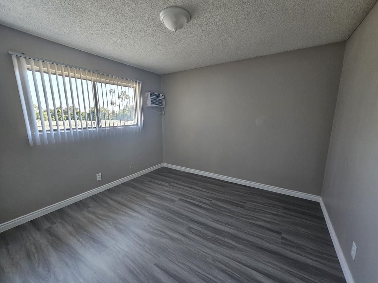 XUYI, LLC / 1240 - Photo 5 of 15