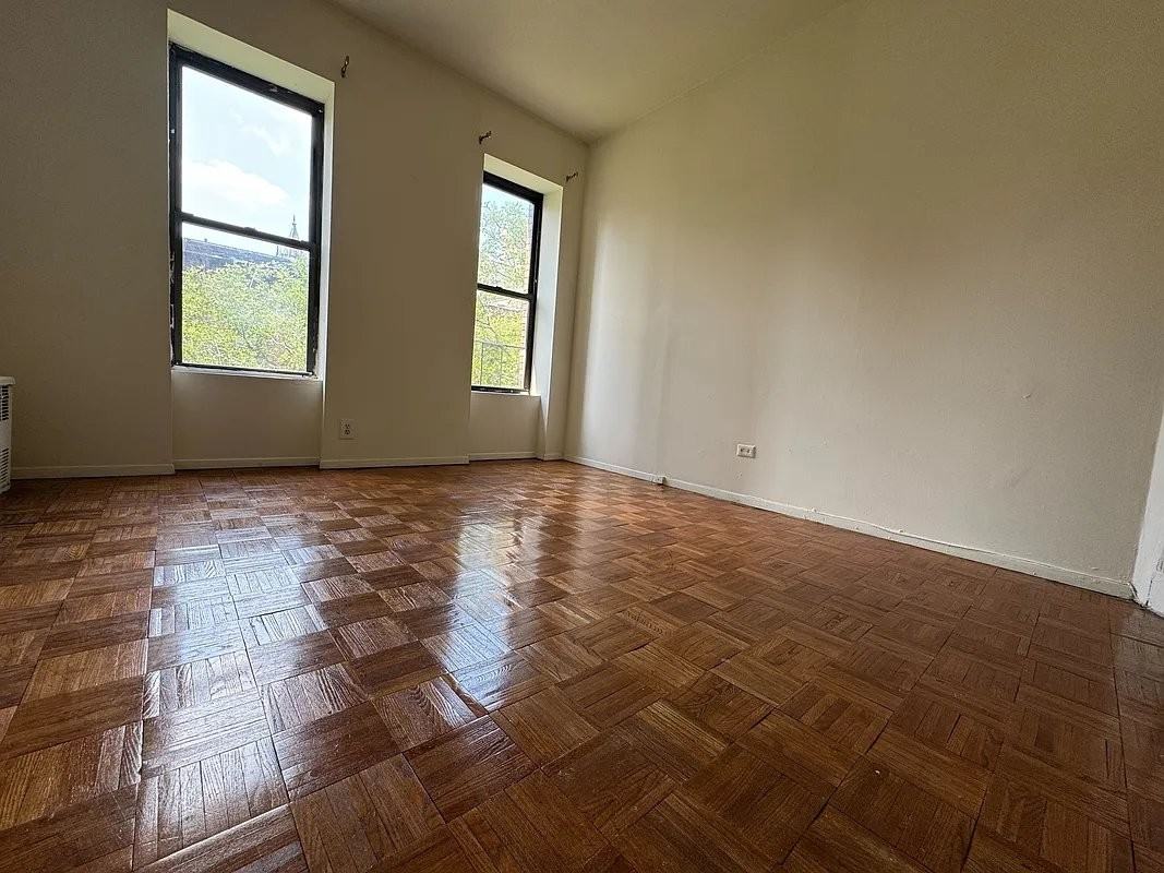 E 89th St #1W - Photo 2 of 3