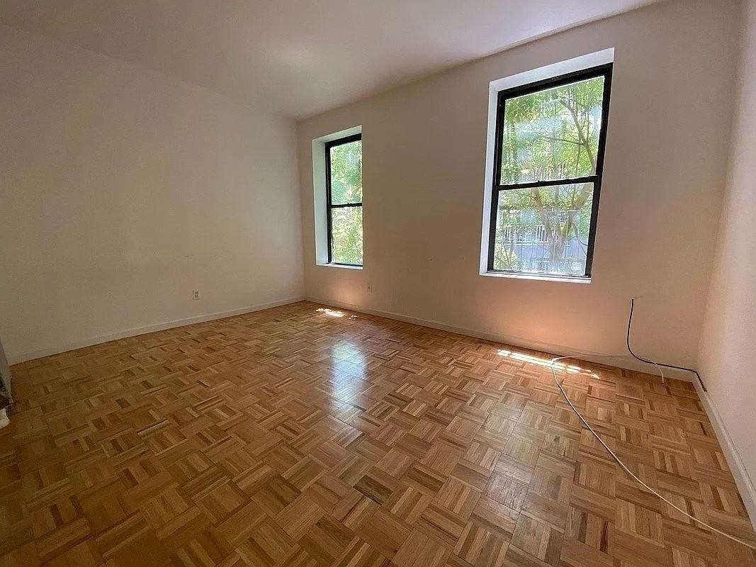 E 89th St #1W - Photo 3 of 3