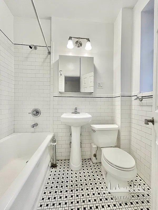 305 W 45th St #3B - Photo 6 of 6