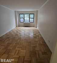 E 63rd St #1G - Photo 1 of 1