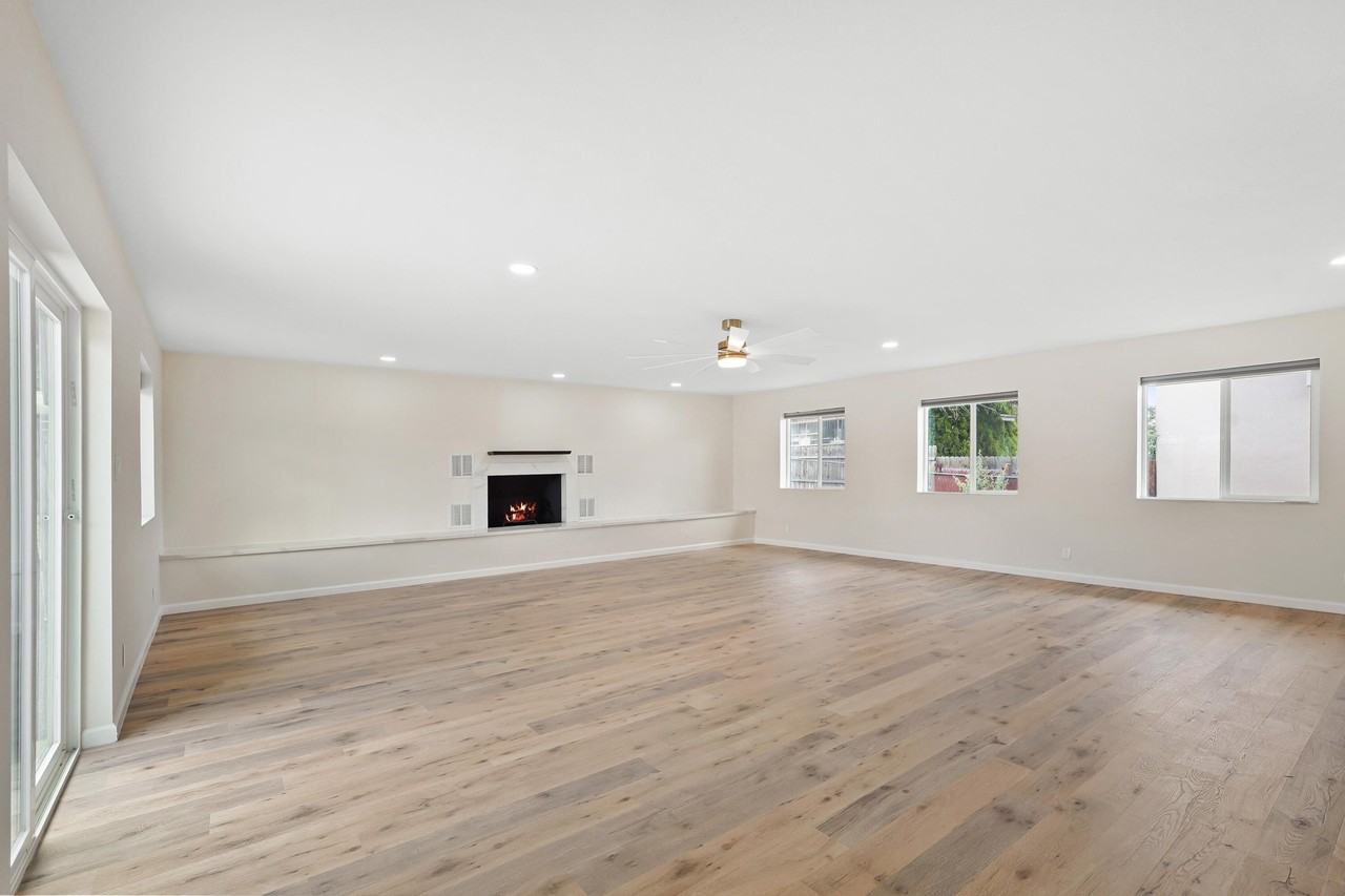 3329 Siringo Rd - Photo 7 of 35