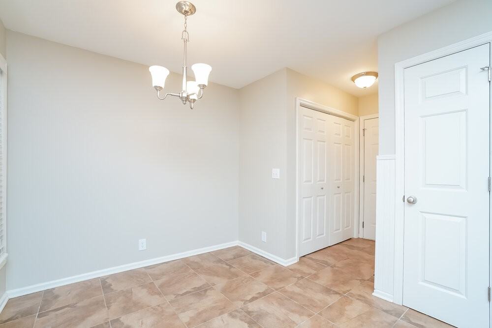 649 Kingsway Dr - Photo 7 of 17