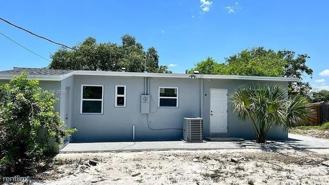 1701 Nw 13th Ct - Photo 1 of 1