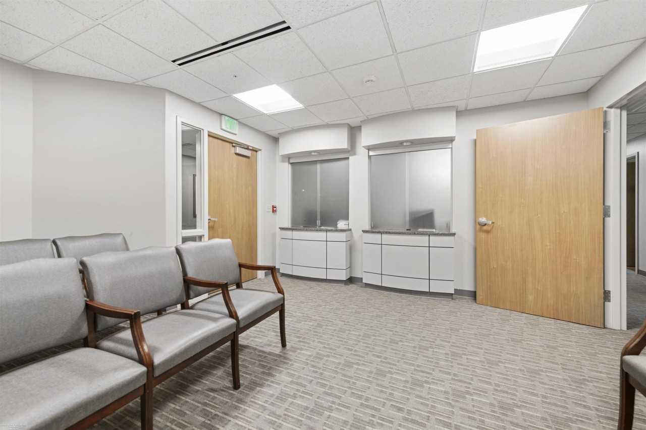 16815 E Jefferson Ave - Photo 7 of 35