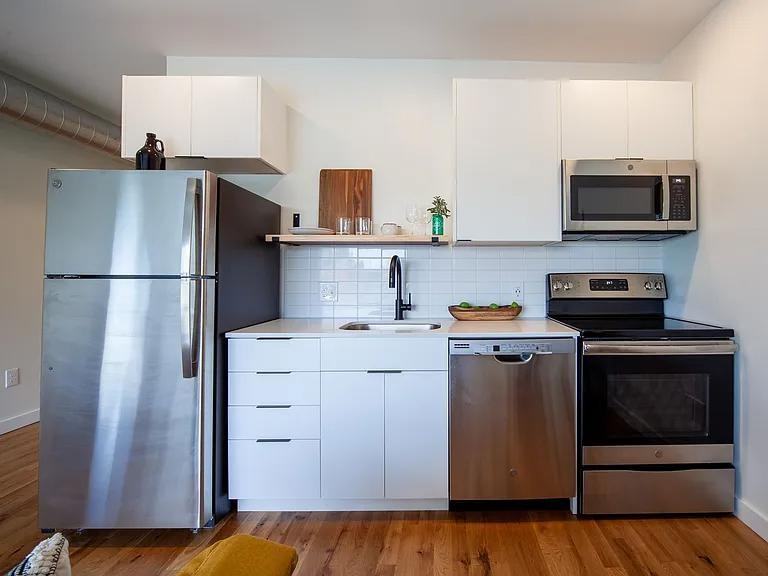 548 West State Street - Photo 4 of 10