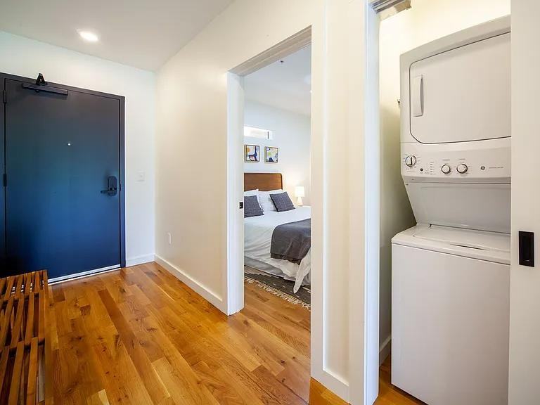 548 West State Street - Photo 6 of 10