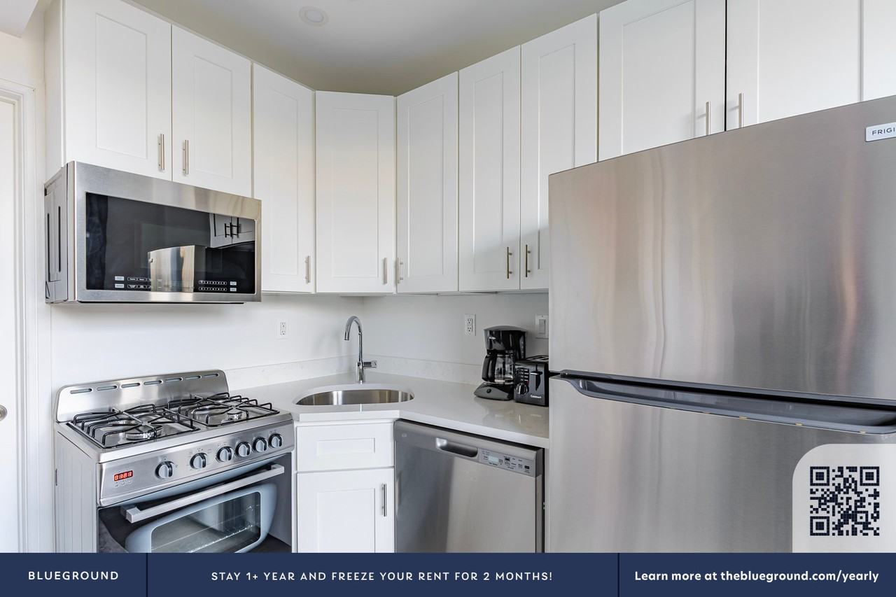 45 W 81st St #2002 - Photo 7 of 20