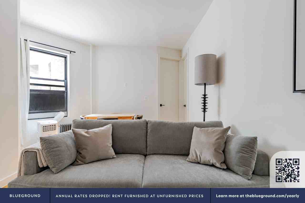 308 East 78th Street - Photo 4 of 22