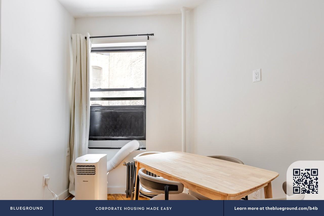 308 East 78th Street - Photo 6 of 22