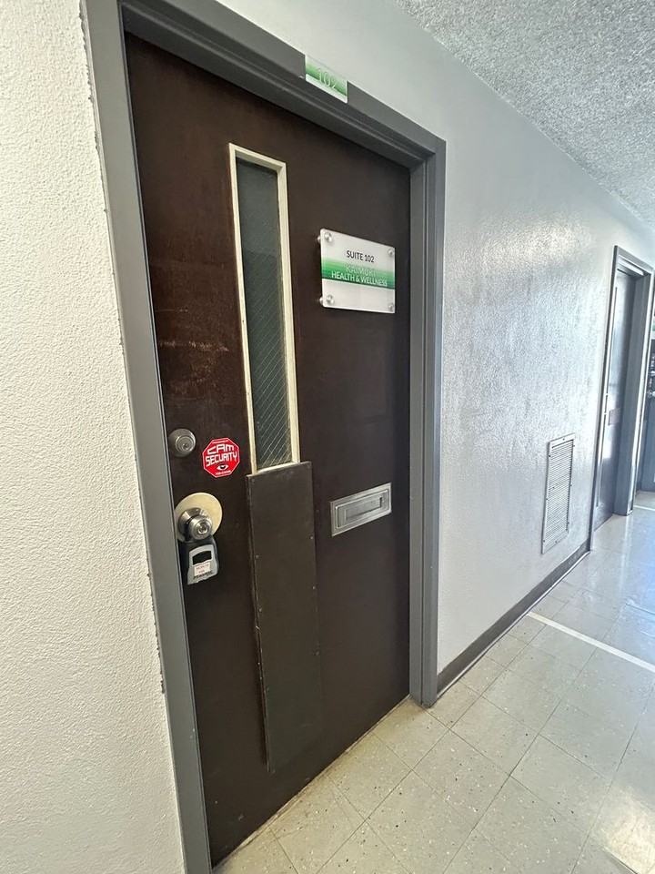 1109 12th Ave #102 - Photo 2 of 11