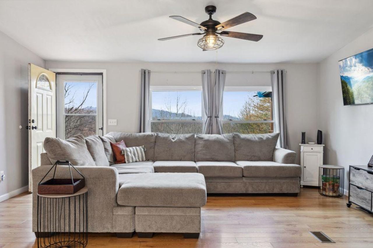 1009 Sumac Ct #1267855P - Photo 5 of 29