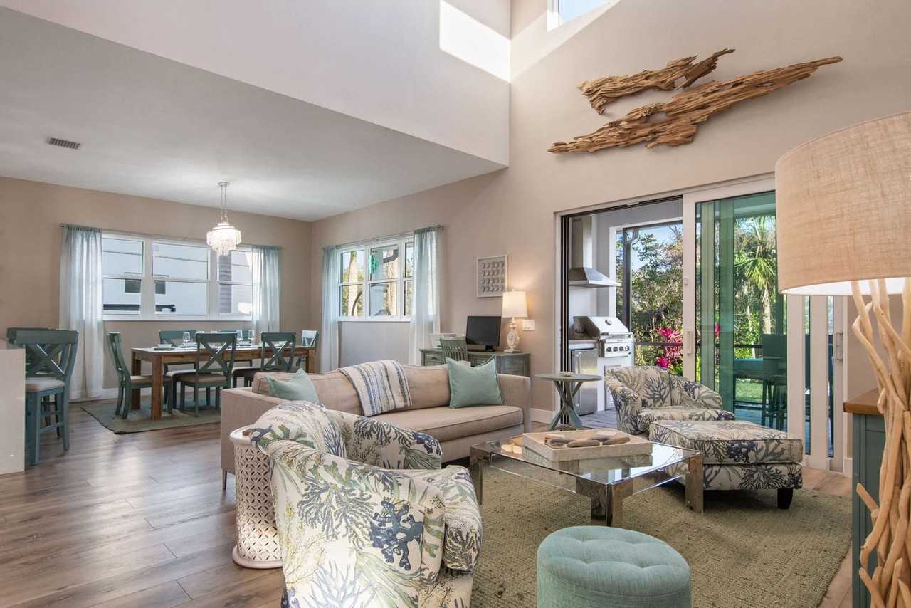 901 30th Court East #1284304P - Photo 3 of 50