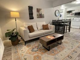 featured image of 915 W Weiland Ave