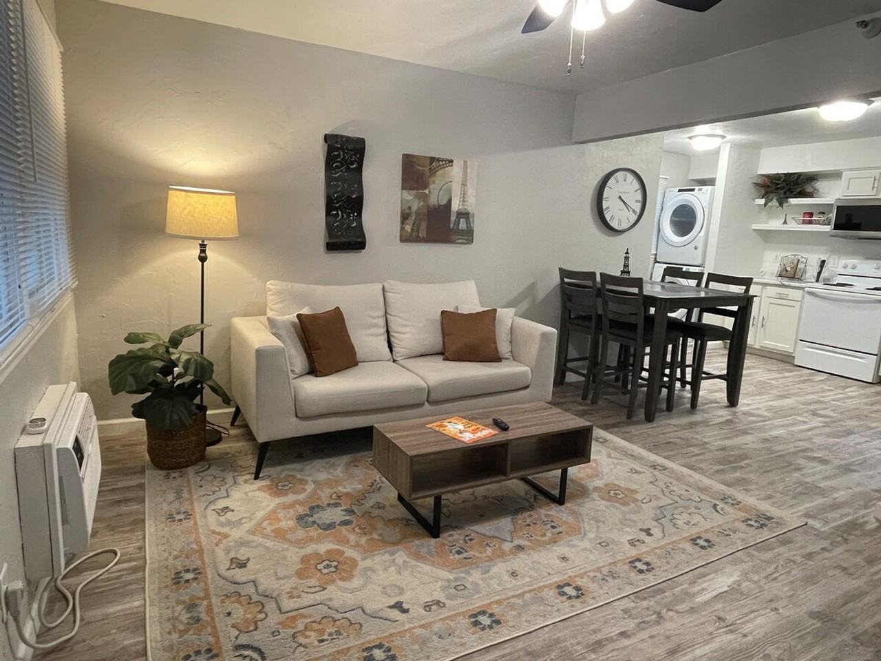 915 W Weiland Ave #1296524P - Photo 6 of 21