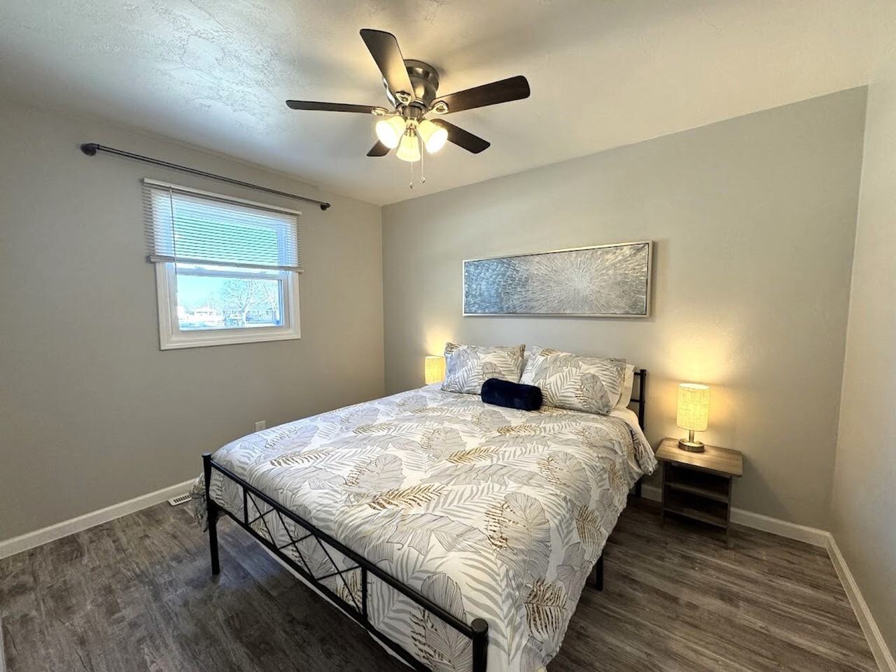 826 W Weiland Ave #1296533P - Photo 3 of 22