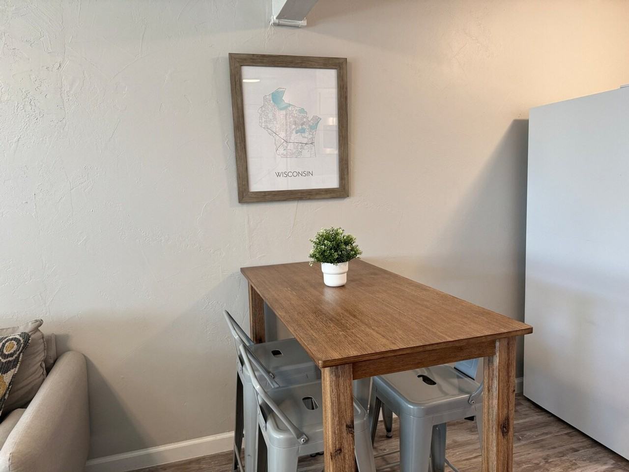 826 W Weiland Ave #1296533P - Photo 6 of 20