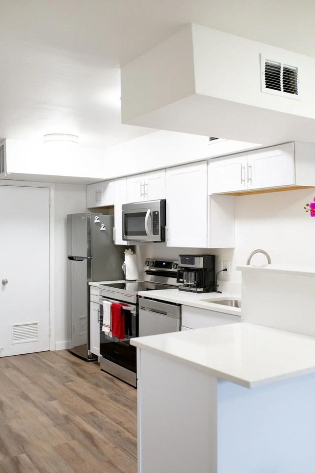 619 S Cedar St #1296519P - Photo 2 of 18