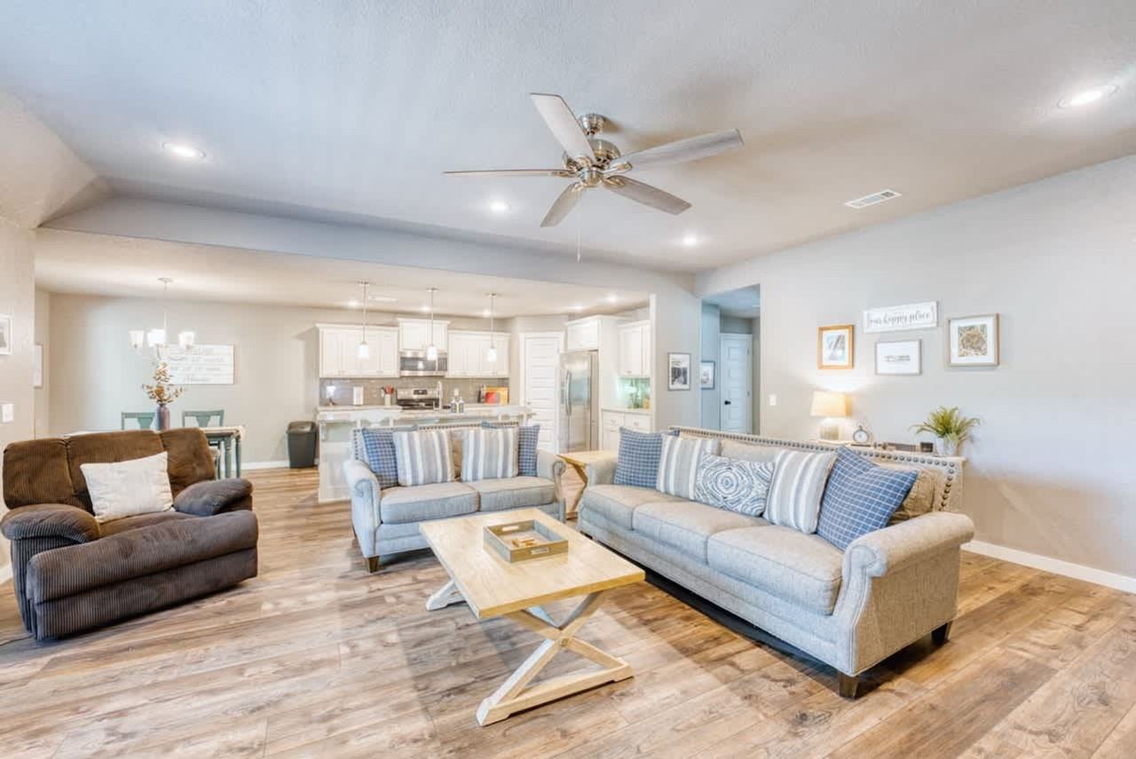 24 Pickering Dr #1297038P - Photo 3 of 28