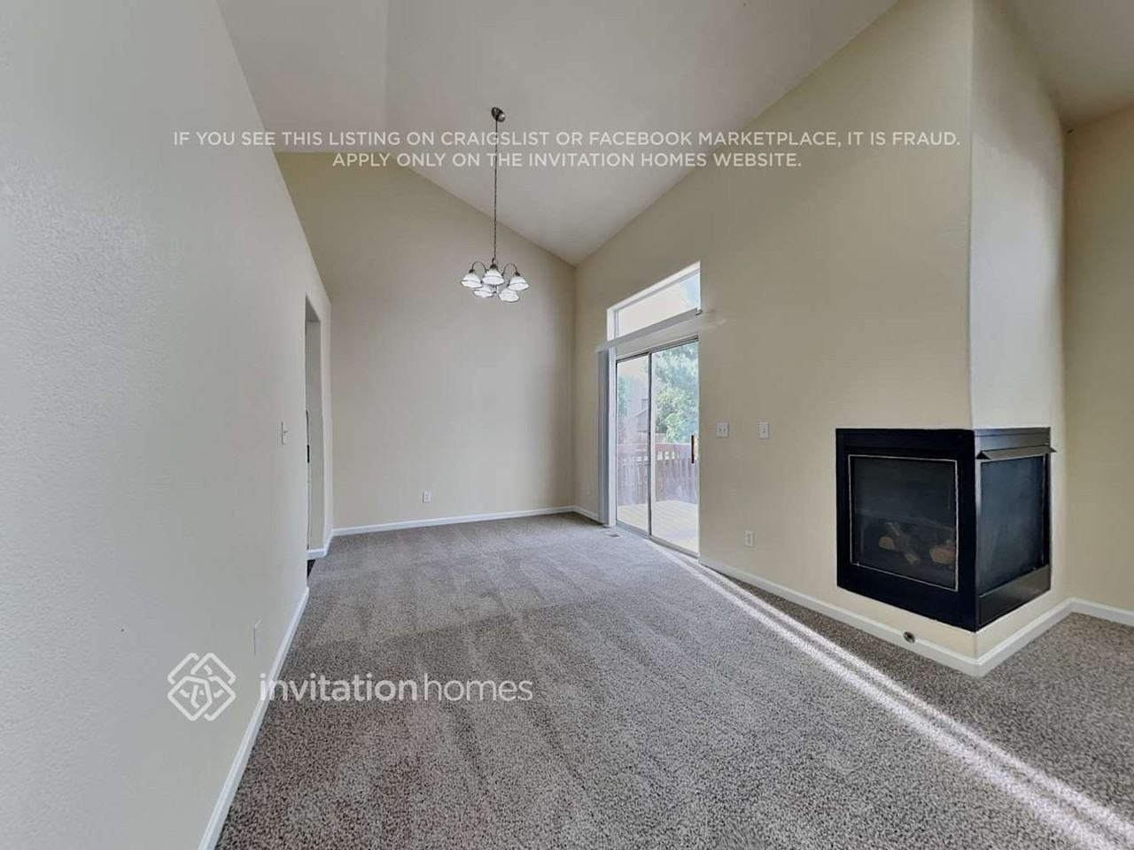 19401 E 45th Ave - Photo 6 of 24