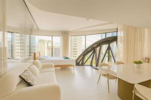 featured image of 1033 Nelson St #1