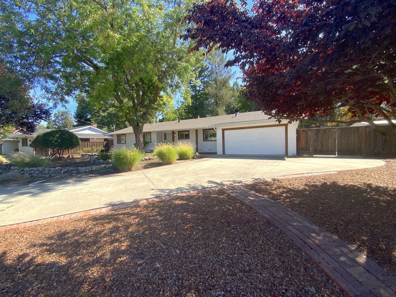 632 Everett Drive - Photo 3 of 25