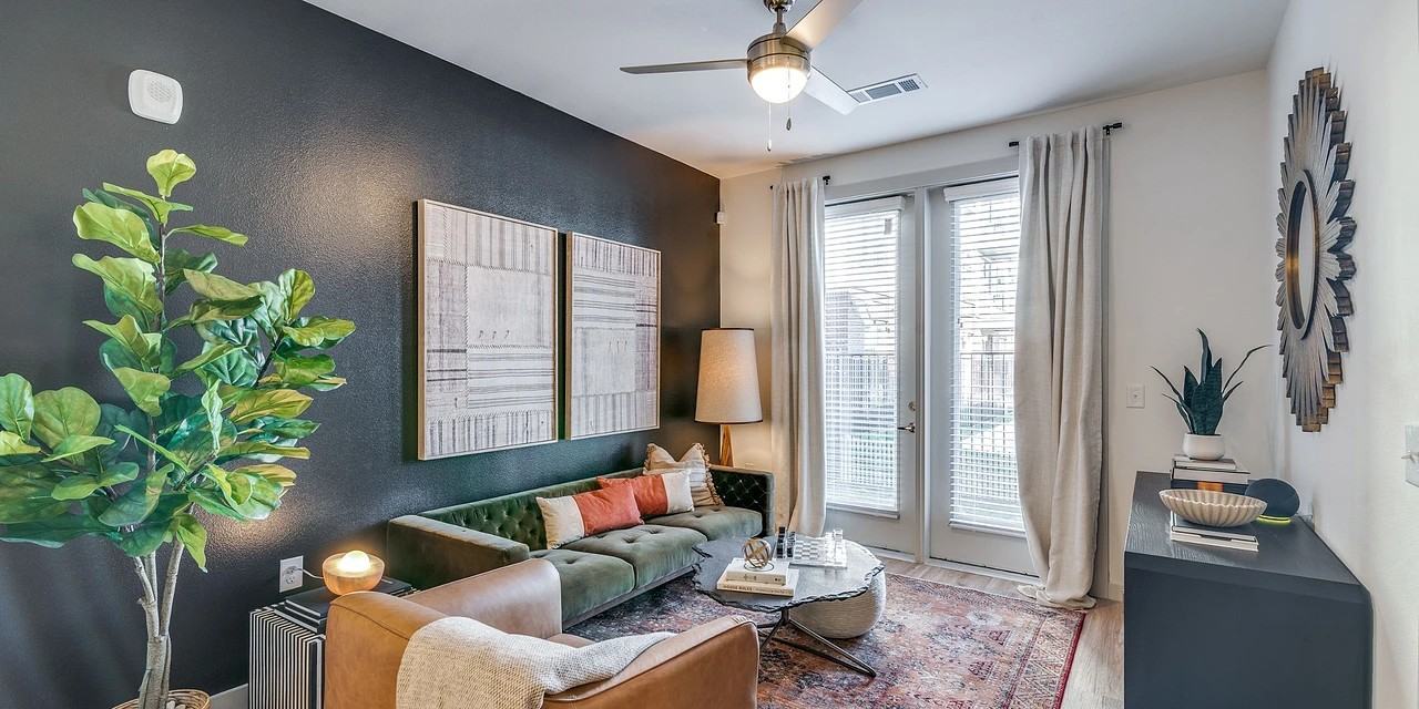 Gateway Boulevard - Photo 3 of 7