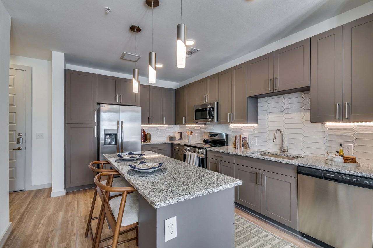 Gateway Boulevard - Photo 2 of 7