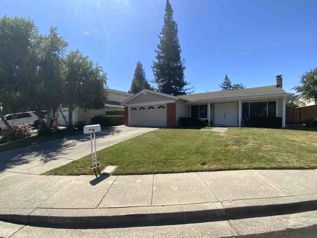 315 Cindy Court - Photo 3 of 25