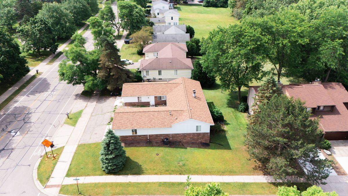 1715 N Hagadorn Rd - Photo 4 of 19
