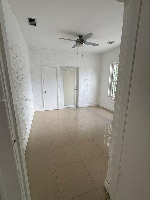 1560 Nw 25th Ave ##1 - Photo 2 of 3