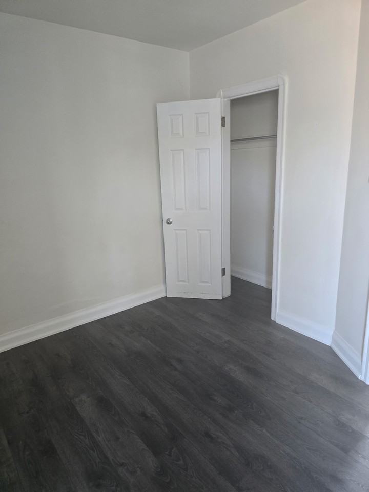 8 Sully Crescent #2 - Photo 3 of 10