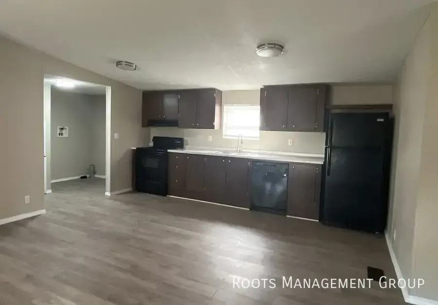 315 E 18th Pl #129 - Photo 5 of 29