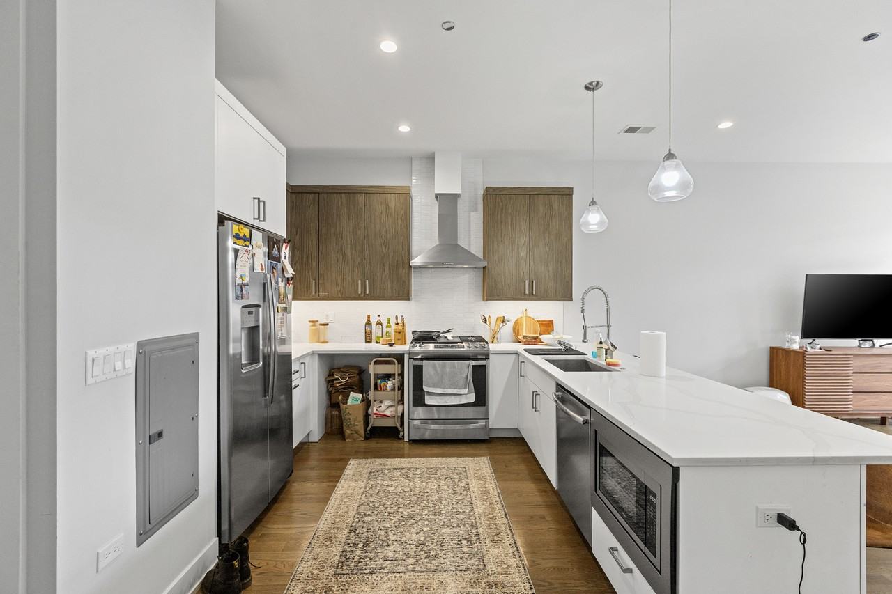 2217 W Madison St #407 - Photo 3 of 10